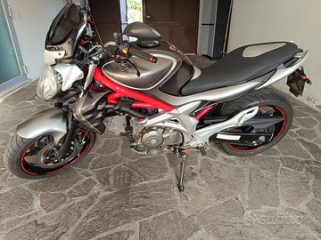 Suzuki Sfv gladius 650