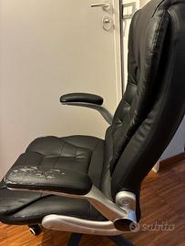 Sedia da ufficio un po’  usata ma accettabile
