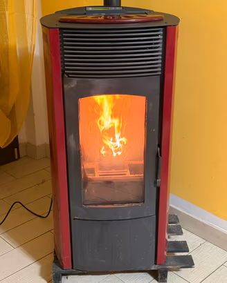 Stufa a pellet 10kw Funzionante LEGGI