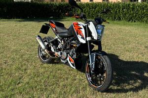 Duke 125 ABS