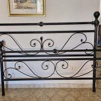 Letto matrimoniale in ferro battuto