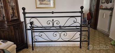Letto matrimoniale in ferro battuto
