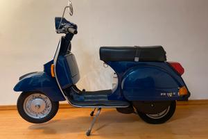 Vespa PX 150 E ARCOBALENO KM ZERO