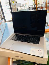 MacBook pro 16 2021 16GB RAM 512GB SSD M1 pro