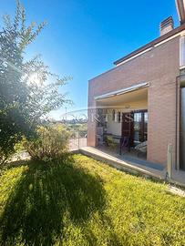 Porzione di Villetta con Garage e Giardino PSV/142