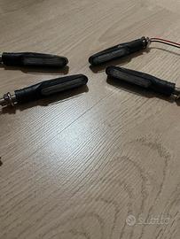 freccie a led lampaggianti