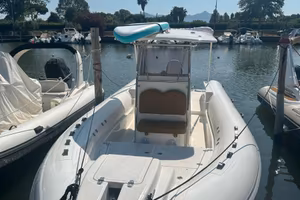 Marine CLUB 27 T-Top con SUZUKI DF300