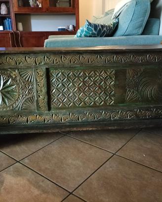 Cassapanca antica indonesiana