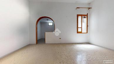 3 LOCALI A FRANCAVILLA FONTANA