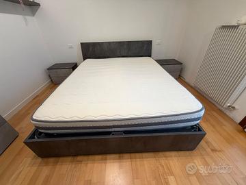 Letto matrimoniale 