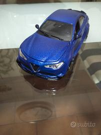 Modellino Alfa Romeo Giulia Kit Sport DTM in Ferro