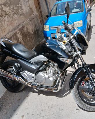 Moto Suzuki inazuma 250