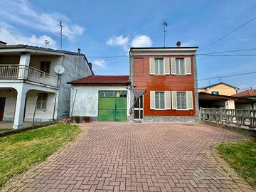 Casa indipendente di 372 m² con 3 locali e box aut