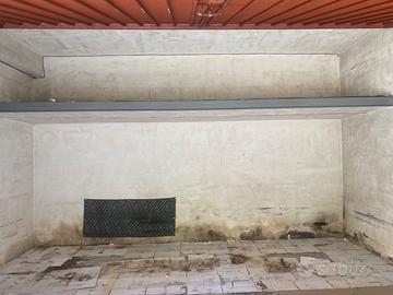 Ampio garage in Corso San Vito Mascalucia
