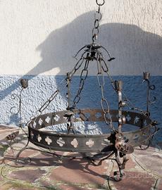 Lampadario "unico esemplare" in ferro battuto