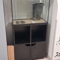 Acquario con mobile super accessoriato e accessori