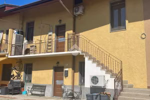 3 LOCALI A CARDANO AL CAMPO
