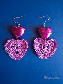 orecchini realizzati a uncinetto cuori