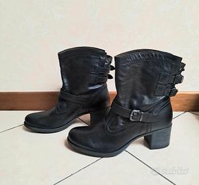 Stivaletti Nero Giardini pelle modello biker 39