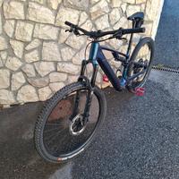 Cube Hibrid Ams One 44