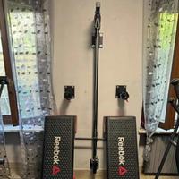 lat machine a muro von blocca ginocchia palestra 