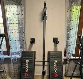 lat machine a muro von blocca ginocchia palestra 