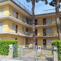 QUADRILOCALE PIANO TERRA DOPPI SERVIZI ZONA P.ZZA