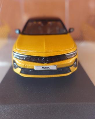 Opel Astra L color Kult Gelb in scala 1/43