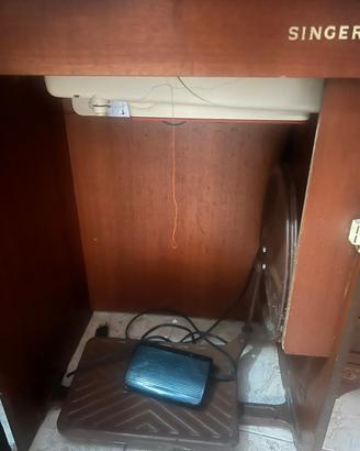 Macchina da cucire Singer mod 6740  con mobiletto