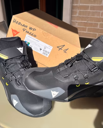 Scarpa da moto Dainese praticamente nuova