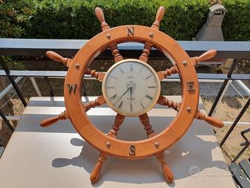 Orologio da parete a forma di timone