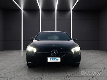MERCEDES-BENZ A 180 d Automatic Premium