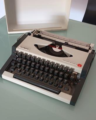 Macchina da scrivere Olympia traveller