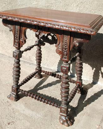 tavolino in legno intagliato arabeggiante