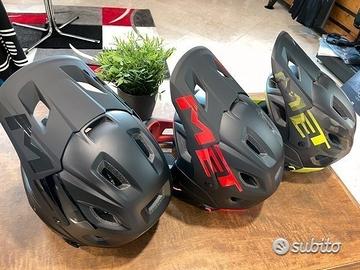 Casco MET parachute MCR mips