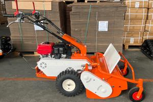 Trincia trinciaerba a motore trazionata