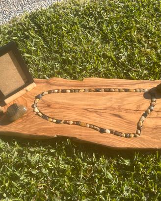 Tavola di legno massiccio di ulivo