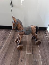 Cavallino in legno da arredo  per salotto o camera