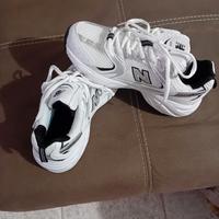 Scarpe mai indossate unisex