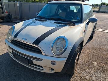 Mini One anno 2005 ricambi usati