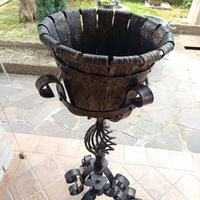 Braccieri e vasi in ferro battuto