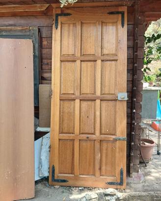 Porta in legno da esterno