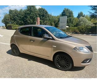 Lancia ypsilon hybrid 2020