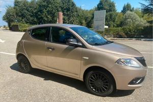 Lancia ypsilon hybrid 2020