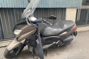 Yamaha X-Max 250 - 2012
