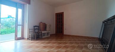 Casa indipendente su due livelli con terreno