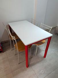 Tavolo cucina bianco/rosso con 4 sedie