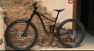 Bici enduro giant trance