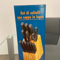 Set di coltelli con ceppo in legno - nuovo