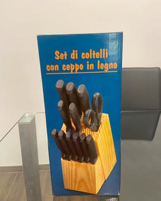 Set di coltelli con ceppo in legno - nuovo